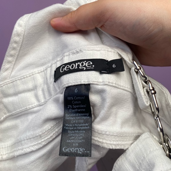 Girls White Short overall with embroidery (6) - Picture 3 of 3